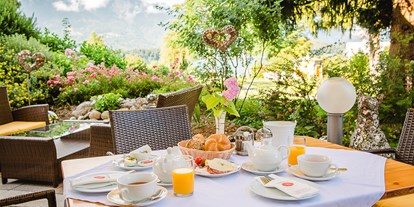 Hotels am See - Faakersee - Frühstück auf der Terrasse 8-12Uhr - Erwachsenenhotel "das Moser - Hotel am See"