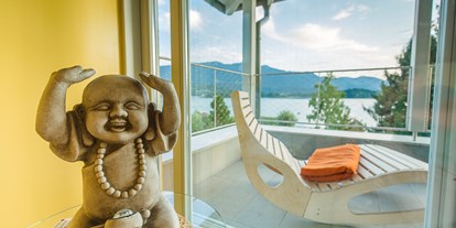 Hotels am See - Faakersee - Wellnessbereich Ruheraum mit Aussicht - Erwachsenenhotel "das Moser - Hotel am See"