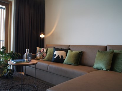 Hotels am See - Deutschland - Große Couch mit Schlaffunktion - Seehaus Apartments am Kochelsee