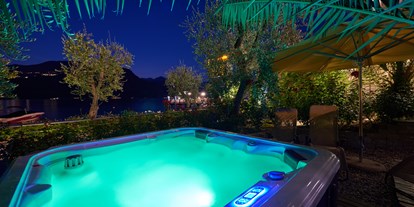 Hotels am See - Italien - Exklusiver Whirlpool für einen Abend voller Entspannung.  - Belfiore Park Hotel