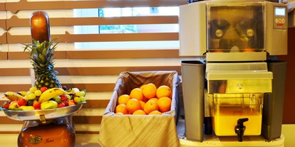 Hotels am See - Italien - Mit unserem Extraktor können Sie ausgezeichnete Säfte mit frischen Orangen herstellen.  - Belfiore Park Hotel