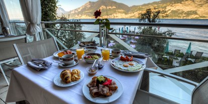 Hotels am See - Italien - Genießen Sie unser Frühstück von der Panoramaterrasse und beobachten Sie den Sonnenaufgang.  - Belfiore Park Hotel