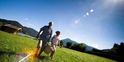 Hotels am See - Region Tegernsee - Unsere private Liegewiese am Tegernsee - Schustermannhof am See